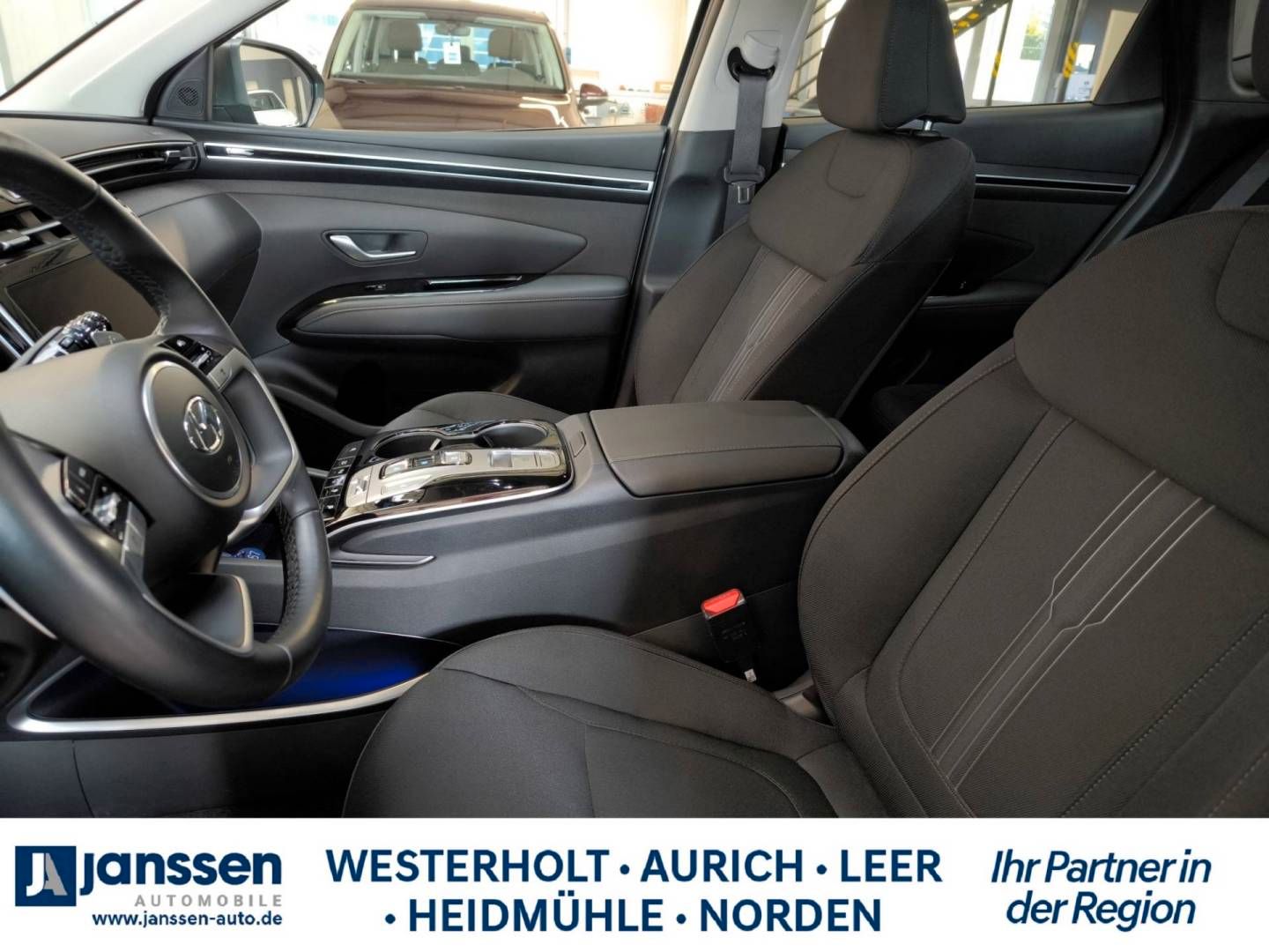 Fahrzeugabbildung Hyundai TUCSON Hybrid TREND Panoramadach Assistenz-Paket