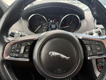 Jaguar F-Pace - 12