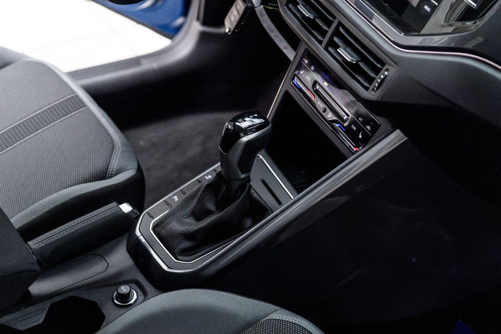 Fahrzeugabbildung Volkswagen Polo Style 1.0l TSI +DSG + Navi + IQ Drive