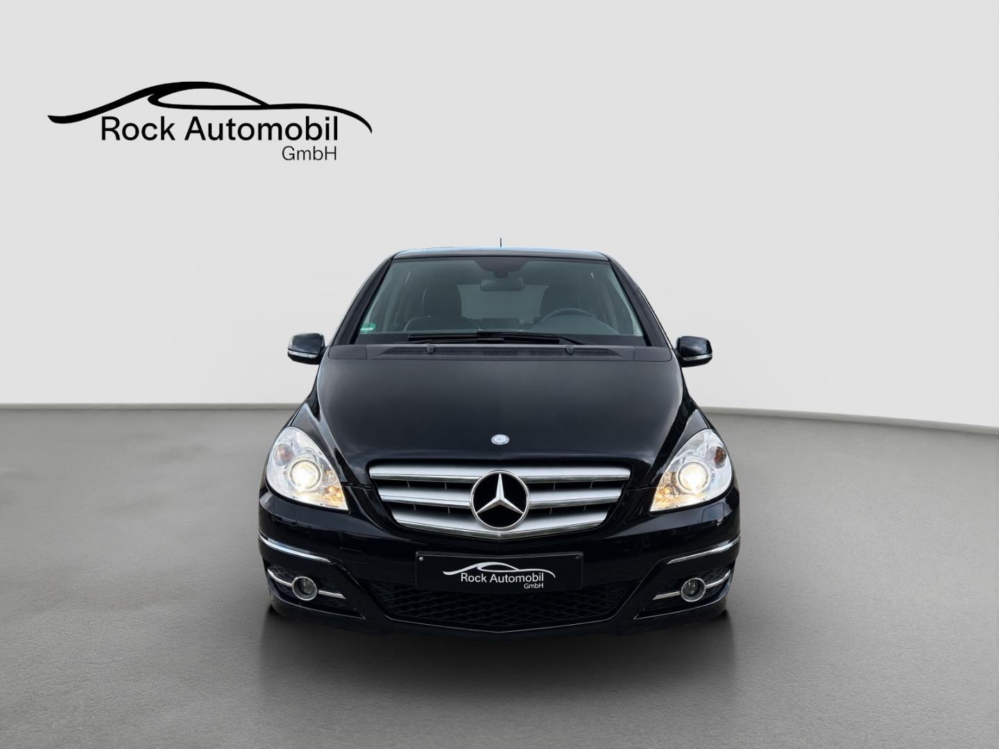 Mercedes-Benz B 180 8G KLIMA AUTOMATIK PANO TEMPO SHZ TÜV NEU