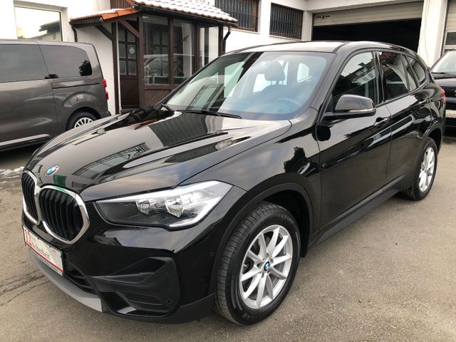 BMW X1 sDrive 18i - NAVI TEMP HUD SHZ