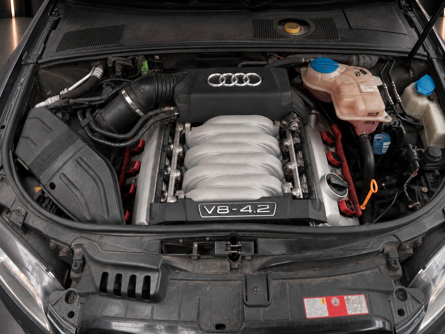 Audi S4 Avant 4.2 V8 344 ch BVM quattro / Recaro Alcantara-Cuir / Bose / Toit ouvrant / GPS MMI Plus