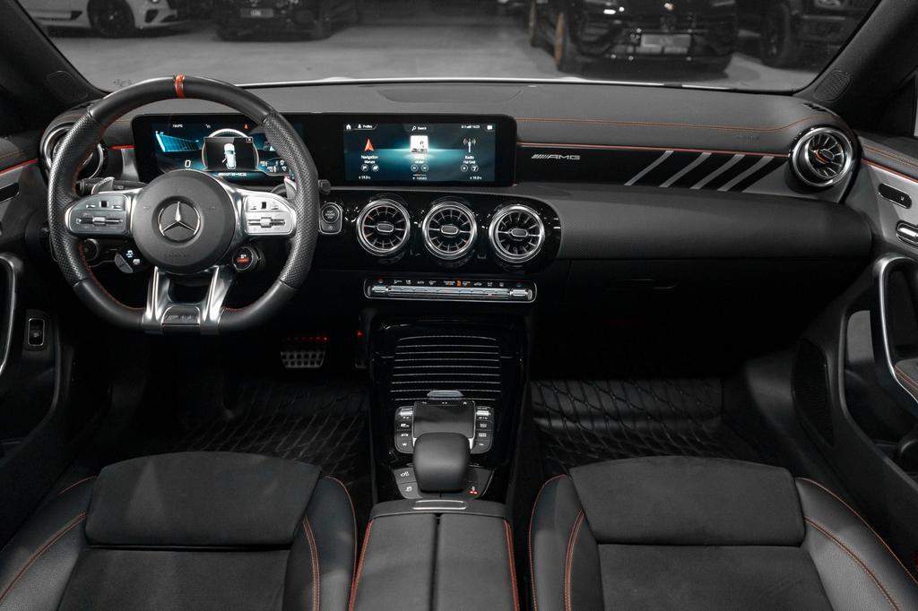 Mercedes-Benz CLA 35 AMG