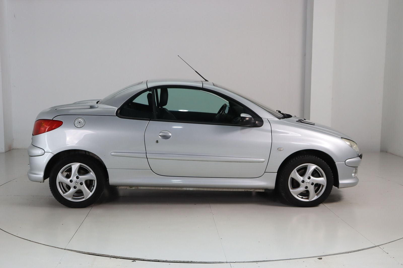 Fahrzeugabbildung Peugeot 206 Cabriolet 1.6i * Leder * Klima * SHZ cc