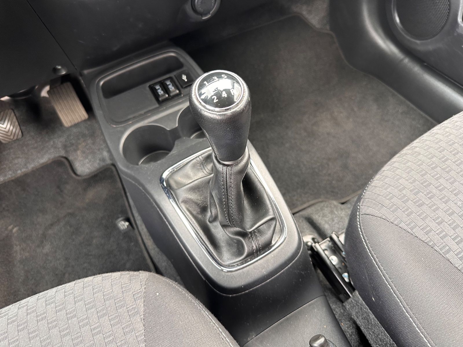 Fahrzeugabbildung Mitsubishi Space Star Edition 100+ Navi/SHZG/Klima/BT/PDC