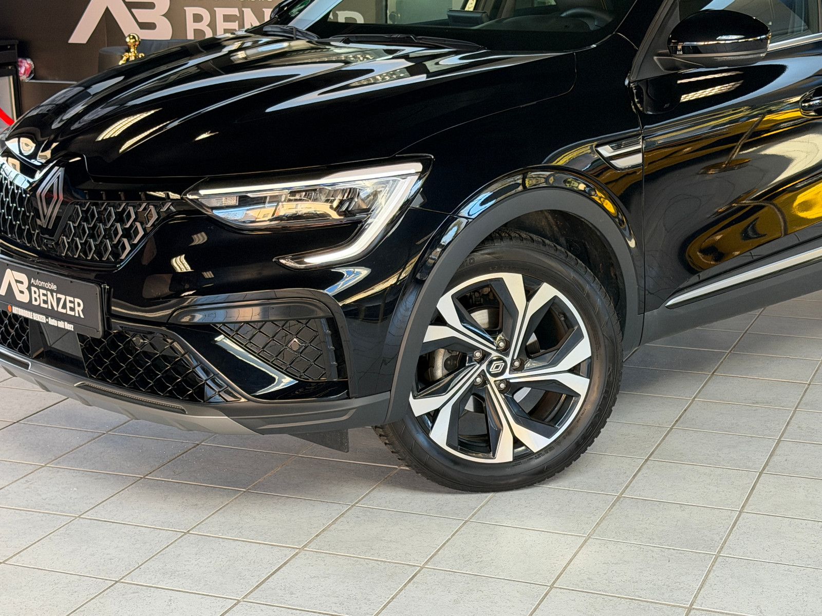 Fahrzeugabbildung Renault Arkana Techno/KAMERA/AMBIENTE/KAMERA/LEDER/ACC