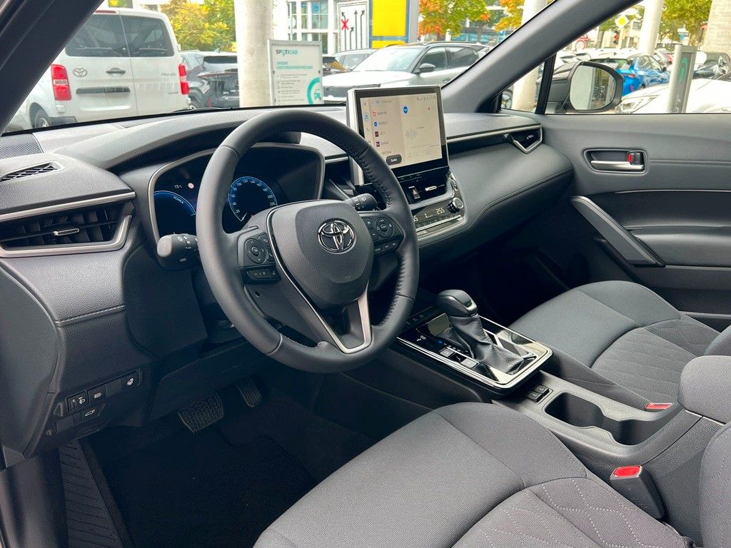 Fahrzeugabbildung Toyota Corolla Cross 2.0 Hybrid FWD Teamplayer