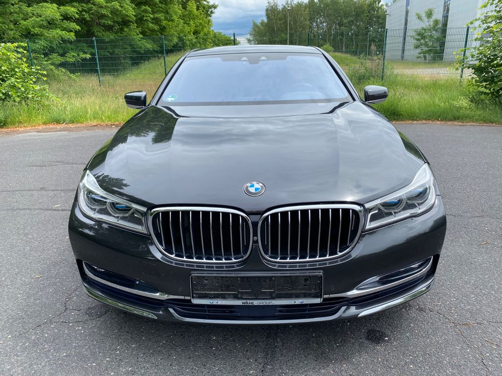 Image of BMW 740