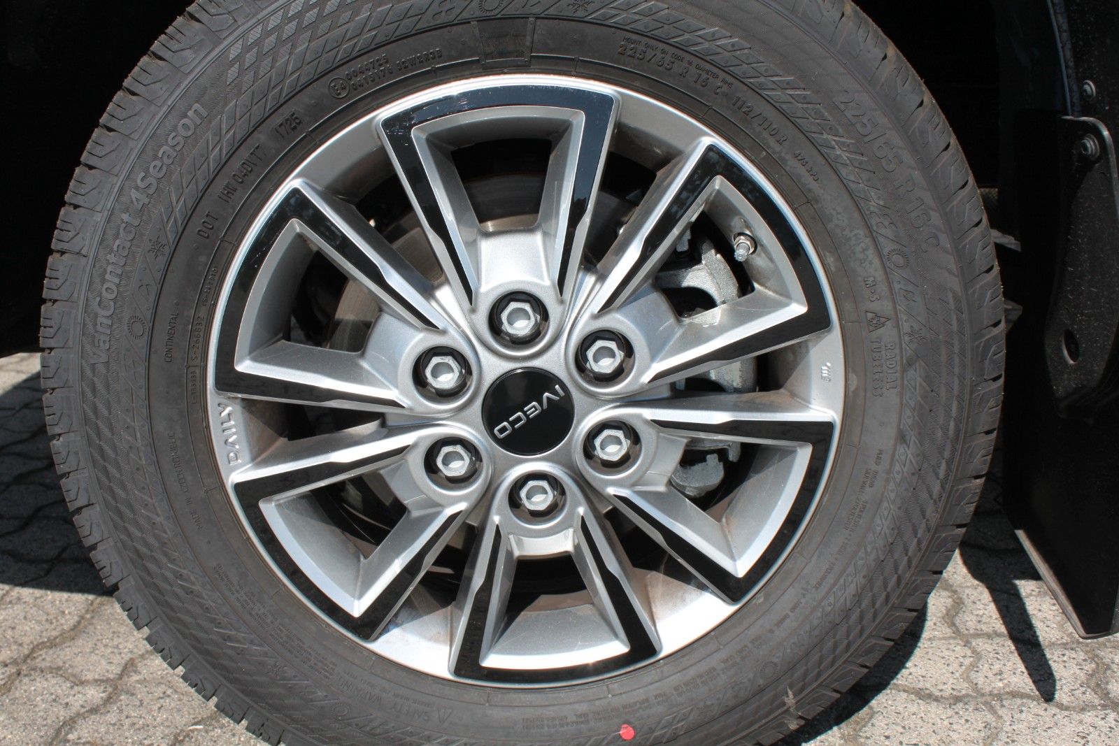 Fahrzeugabbildung Iveco 35S16A8/P Koffer/LBW/Seitentür Voll-LED