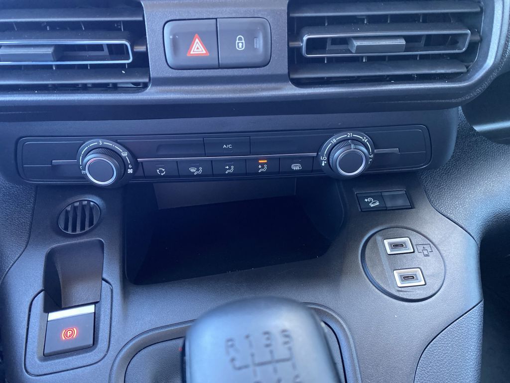 Fahrzeugabbildung Citroën Berlingo 1.5 Diesel 130 XL *Nav*Cam*TWA*360*Verk