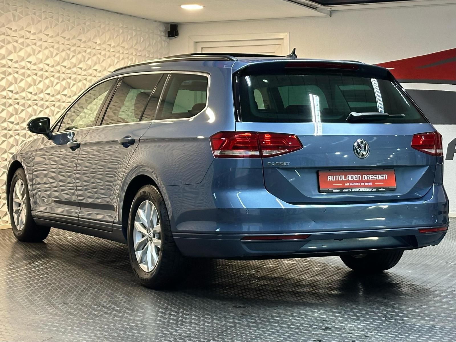 VW Passat 2.0TDI COMFORTLINE AHK#SHZ#ACC#NAVI#PANO - Image 5