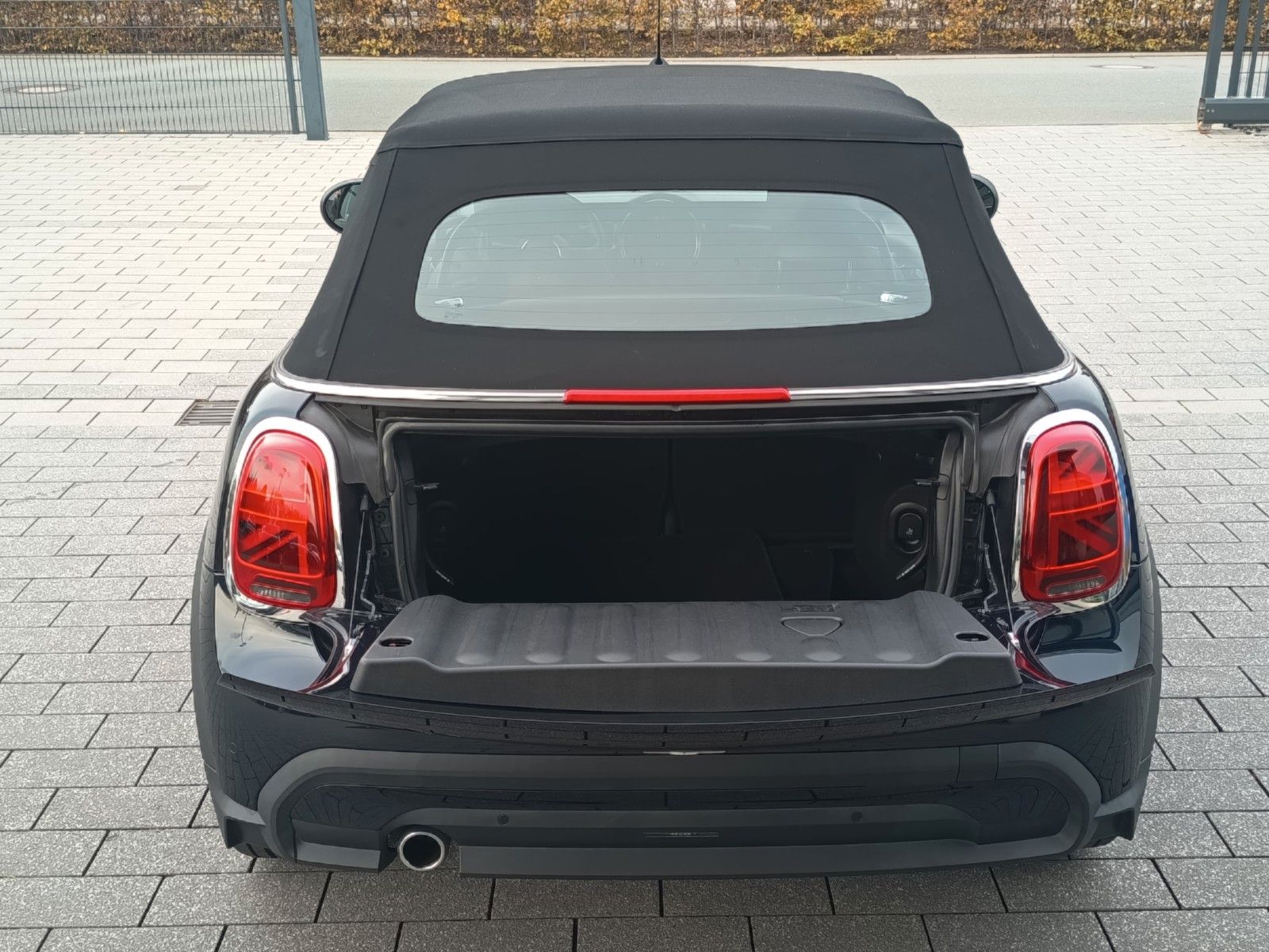 Fahrzeugabbildung MINI COOPER Cabrio Cooper Classic Trim
