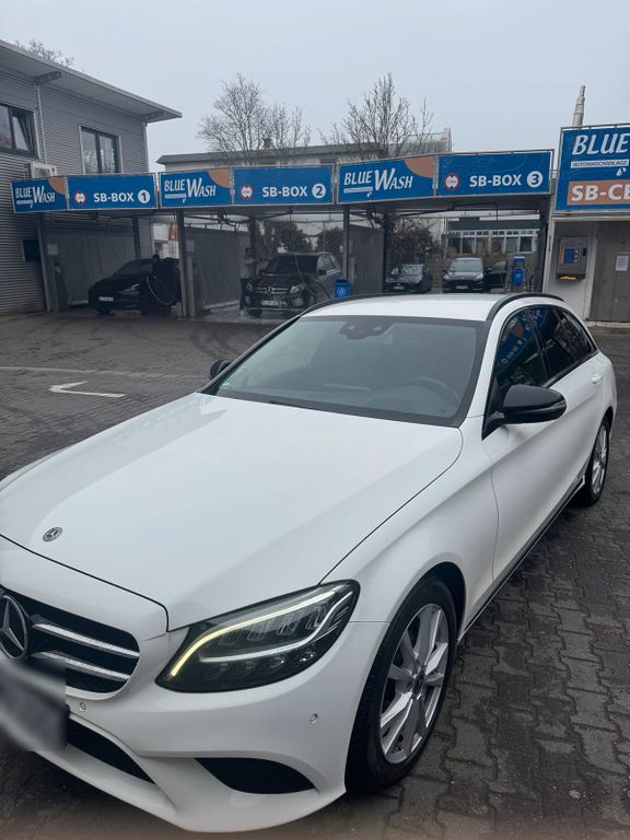 Image of Mercedes-Benz E 220