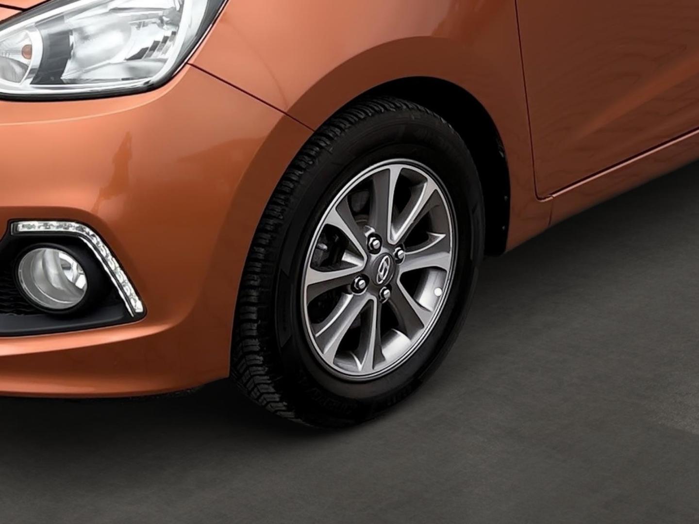 Hyundai i10 1.0 FIFA WORLD CUP  ALLWETTER+KLIMA+SHZ