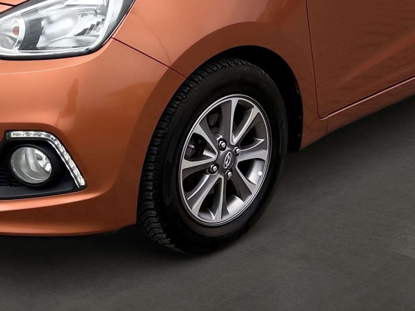 Fahrzeugabbildung Hyundai i10 1.0 FIFA WORLD CUP ALLWETTER+KLIMA+SHZ