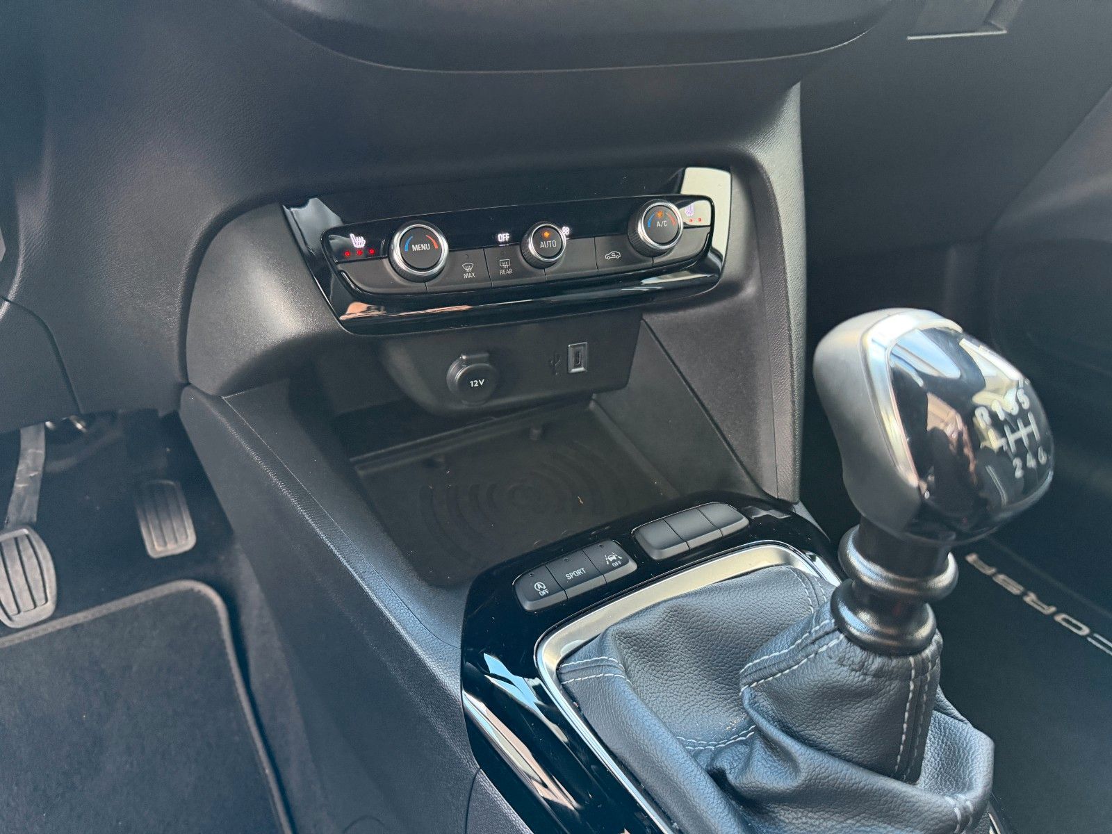 Fahrzeugabbildung Opel Corsa F 1.2 Turbo GS KlimaA,LED,Navi,SHZ,Kam.,LM