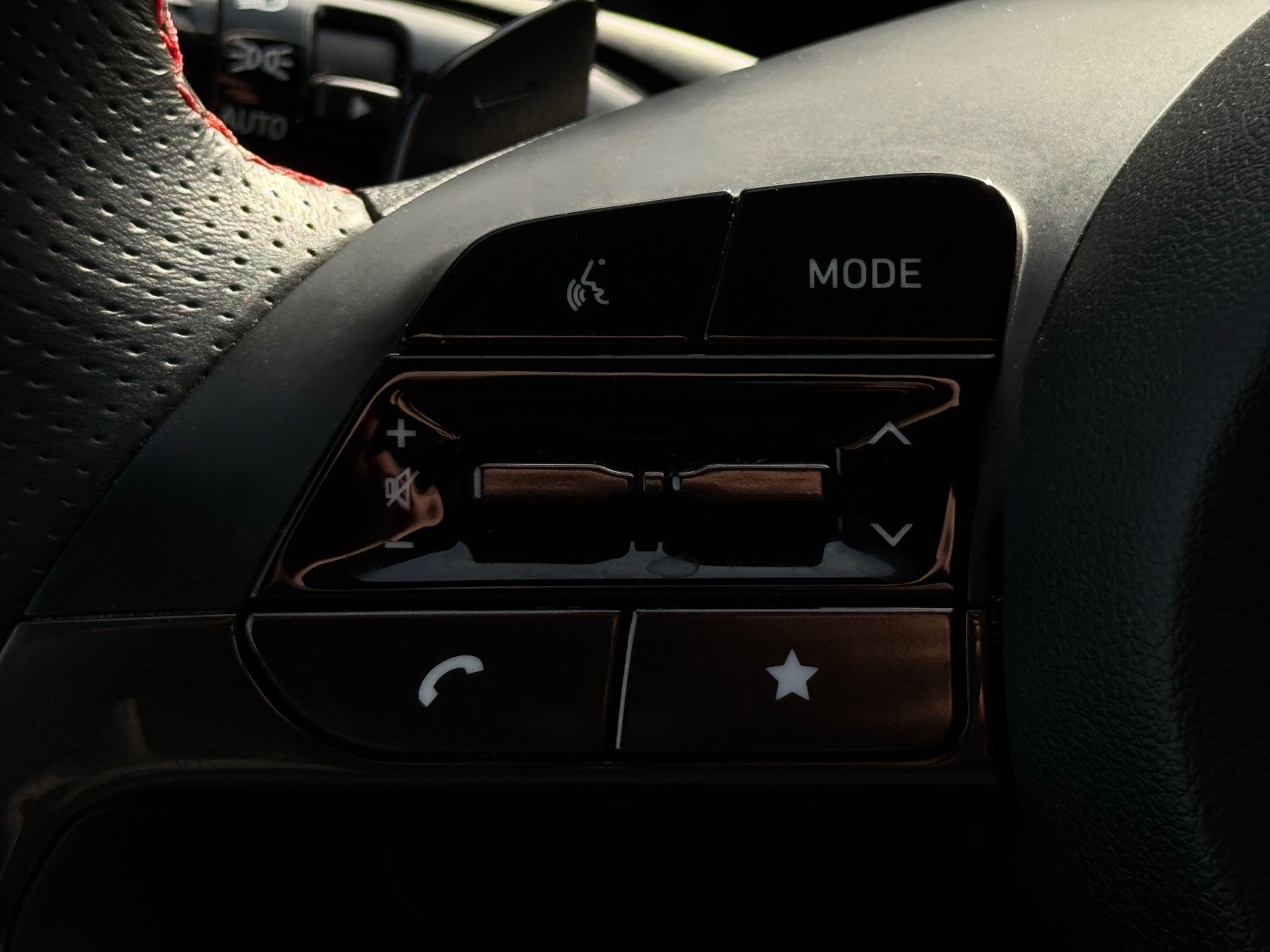 Fahrzeugabbildung Hyundai Tucson 1.6 T-GDI N-Line PHEV 4WD KRELL ACC CAM