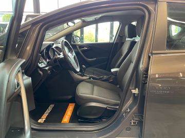 MYAUTOCENTER – Gebraucht- und Jahreswagen mit Werkstattservice in Pfaffenhofen Opel Astra J Lim. 5-trg. Selection *Klima*Navi*SHZ*