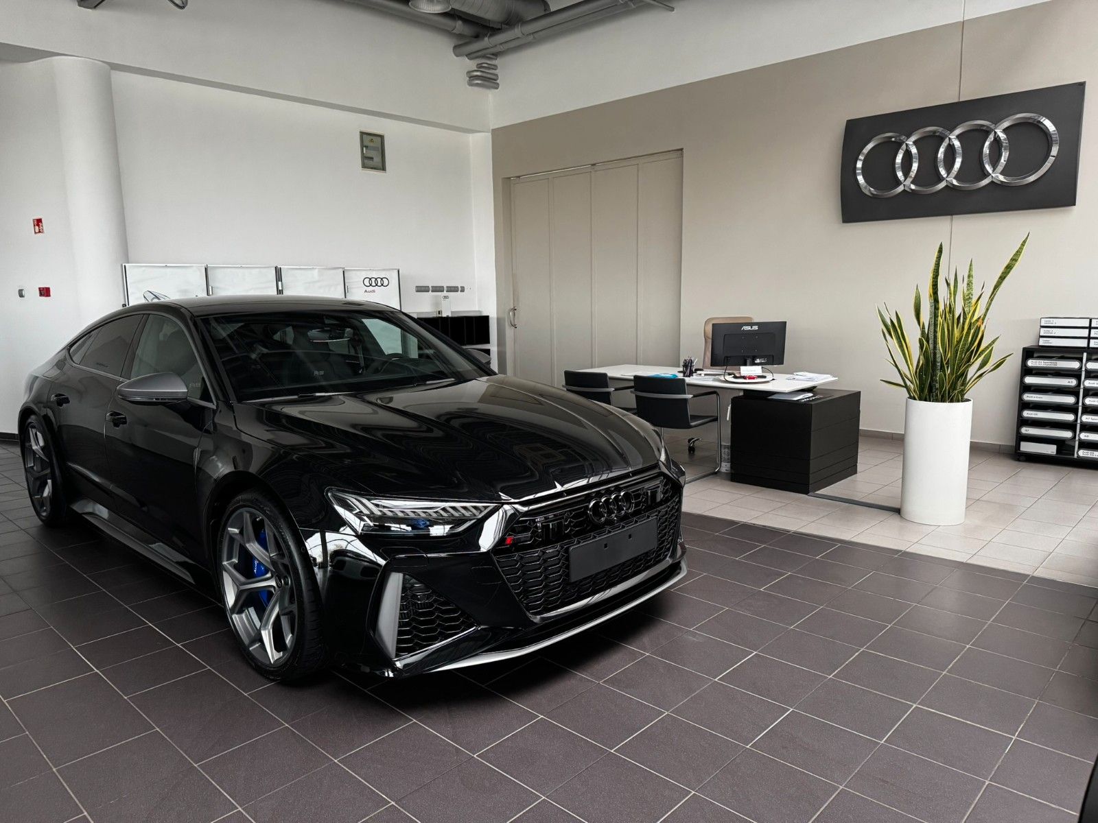 AUDI RS7 performance 4.0 TFSI tiptr. MwSt...