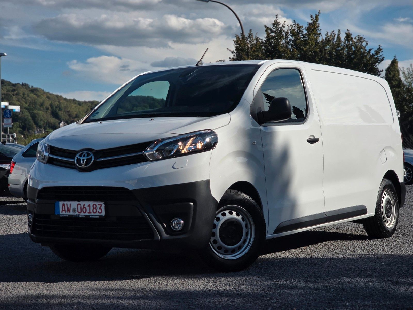 Toyota Proace (Verso) 2023, 1.5D dīzelis, Manuāls, Furgons, Balts — Latvijā