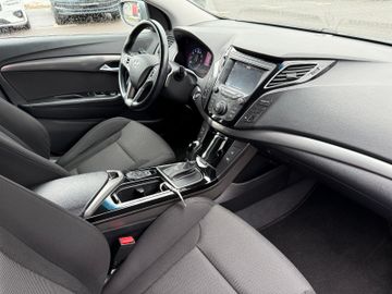 Hyundai i40 cw Family +LED+Navi+WR+SHZ+Autom+DAB