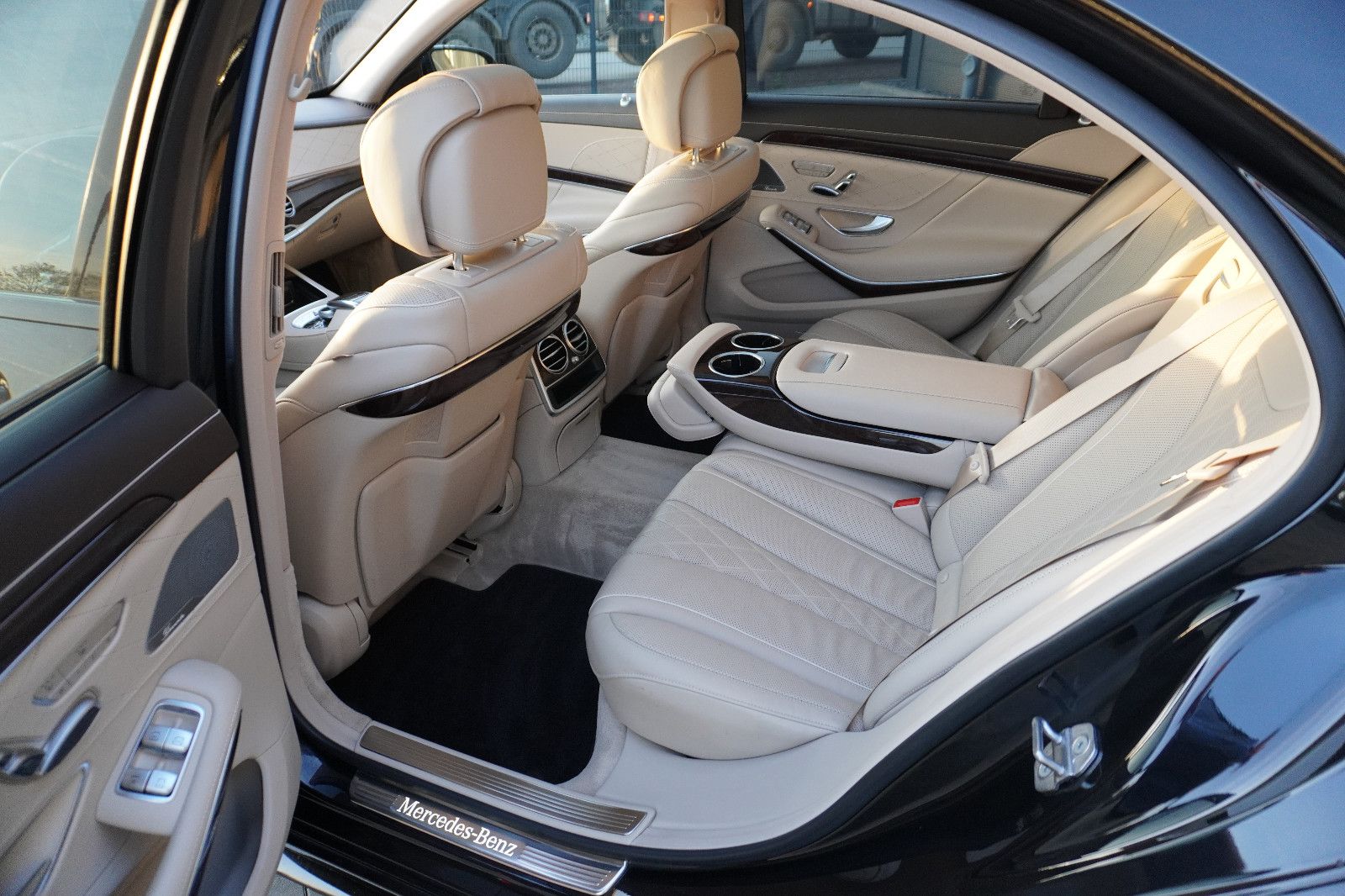 Fahrzeugabbildung Mercedes-Benz S 560 4Matic L AMG