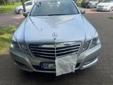 Mercedes-Benz E 220 CDI BlueEFFICIENCY AVANTGARDE  - Mercedes-Benz E 220 aus 2012 mit Diesel-Antrieb: Limousine