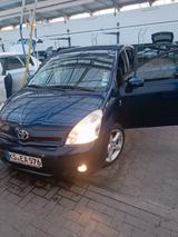 Toyota Corolla Verso 2.2-l-D-CAT 7 sitze  - Toyota Corolla Verso aus 2007 mit Diesel-Antrieb