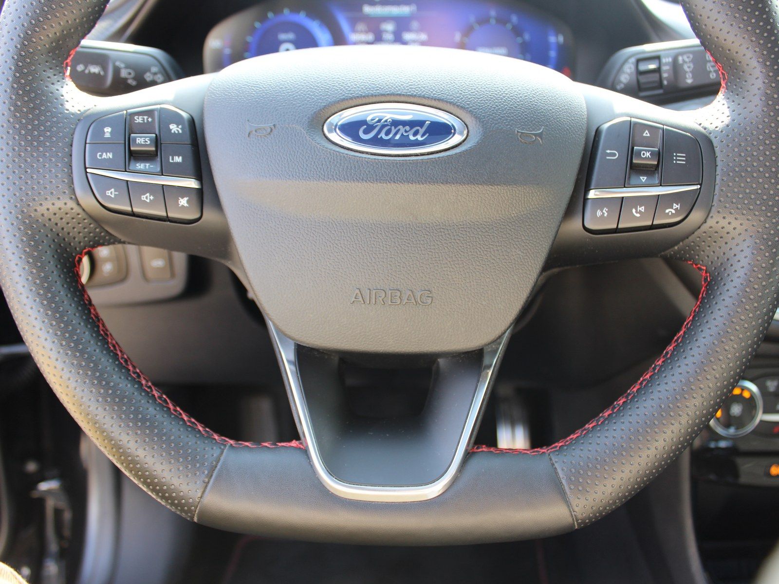 Fahrzeugabbildung Ford Puma ST-Line X 1,0 EcoBoost Mild Hybrid