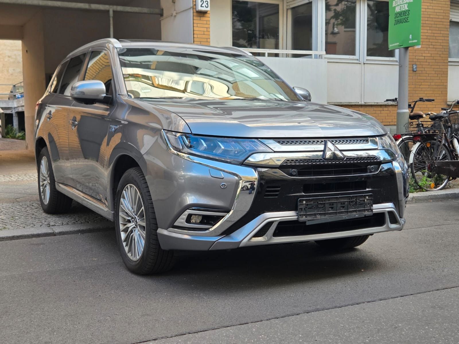 Mitsubishi Outlander MIVEC PLUG-IN HYBRID 4WD Vollasstatung imagem 2