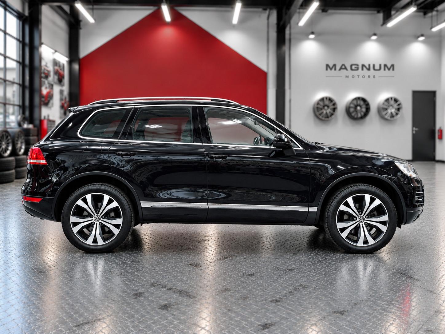 Volkswagen TOUAREG 3.0 TDi V6 EXCLUSIVE*Aut*Navi*Leder*AHK*