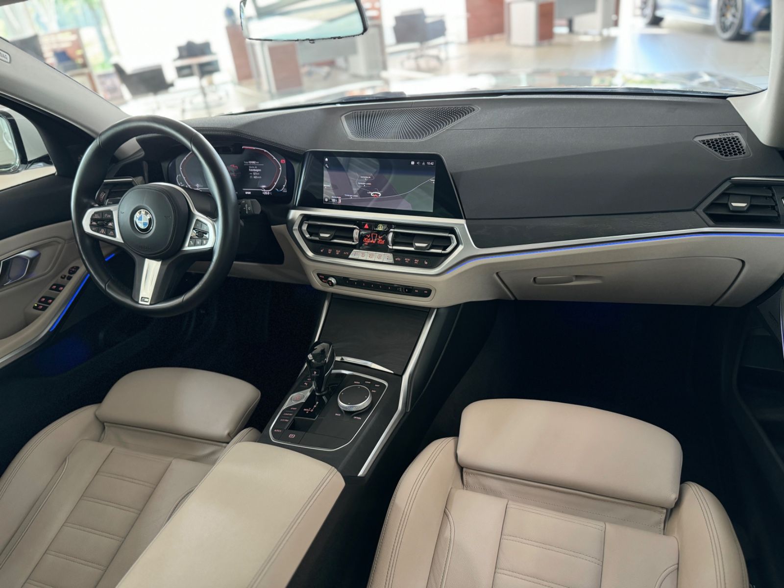 Fahrzeugabbildung BMW 320d Luxury Line 360° Panorama ACC Komfort Sport