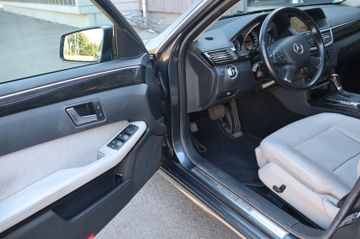 Mercedes E 200 - 11