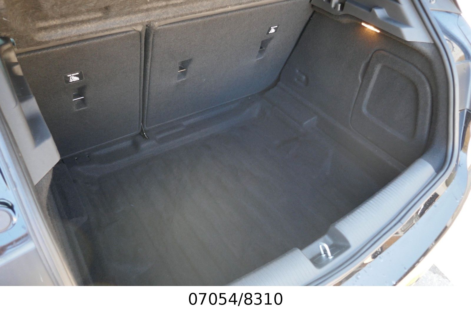 Fahrzeugabbildung Opel Astra K Lim./ Design & Tech