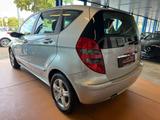 Mercedes-Benz A 170 Avantg. / Klima / Auto./ Scheckheft/ 32tkm - gebrauchte Mercedes-Benz A 170 aus dem Jahr 2007