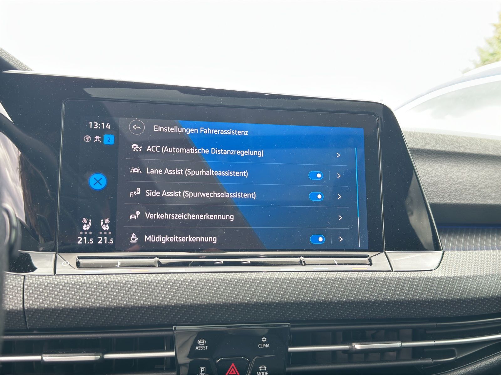Fahrzeugabbildung Volkswagen Golf VIII Variant R 4M DSG MATRIX ACC HuD AID PA