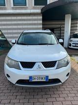 Mitsubishi Outlander 2.0 DI-D Instyle 7 p.ti DPF - Mitsubishi Outlander Kombi Gebrauchtwagen