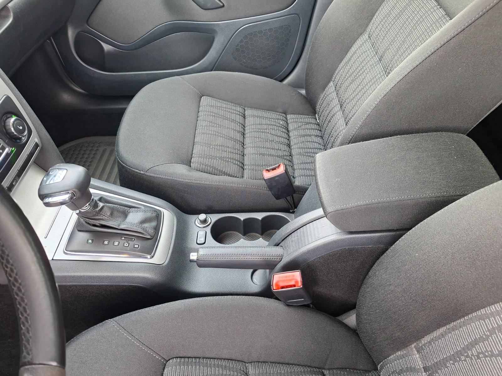 Skoda Octavia 2010 — photo 11