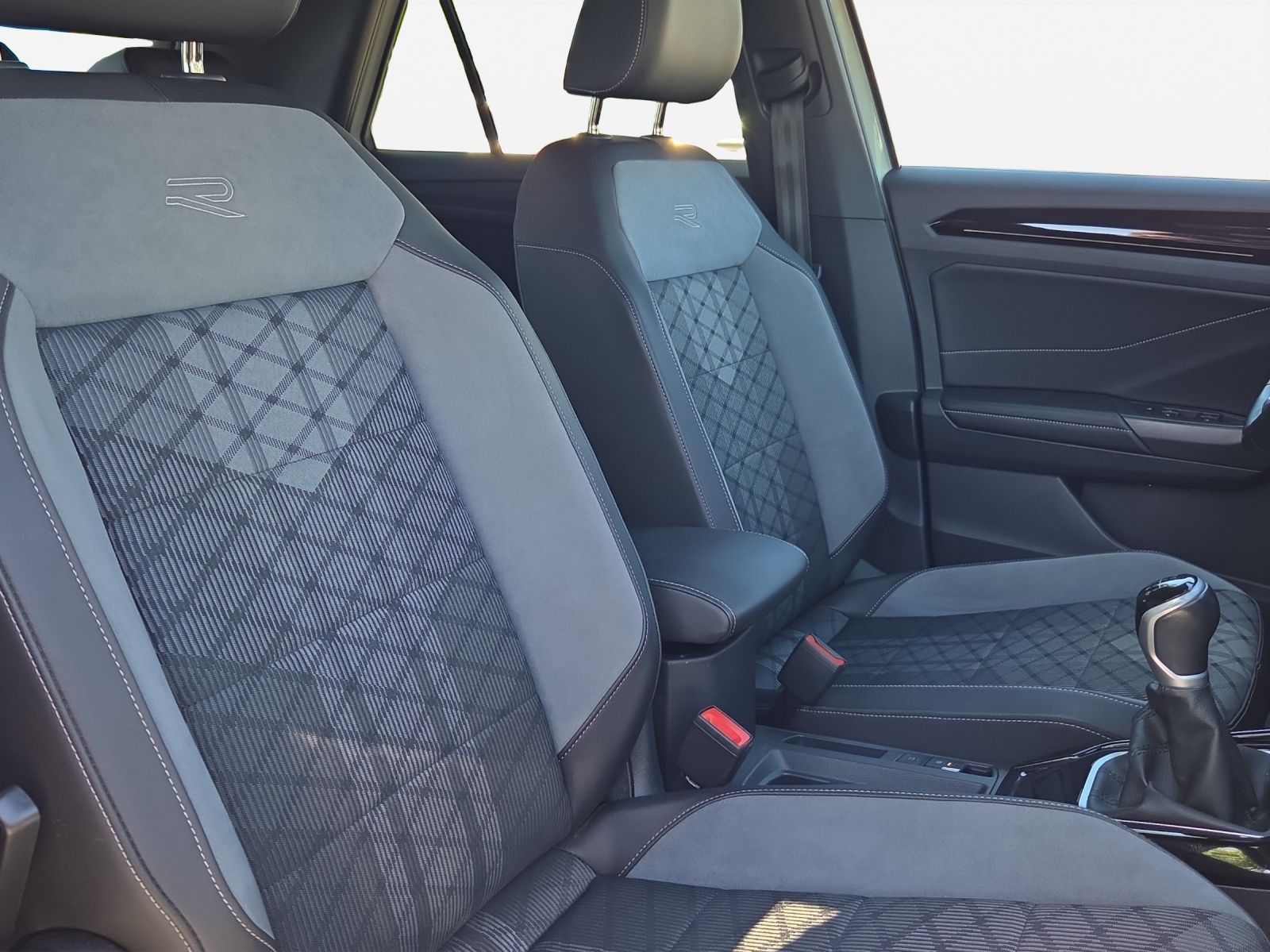 Volkswagen T-Roc - Bild 4