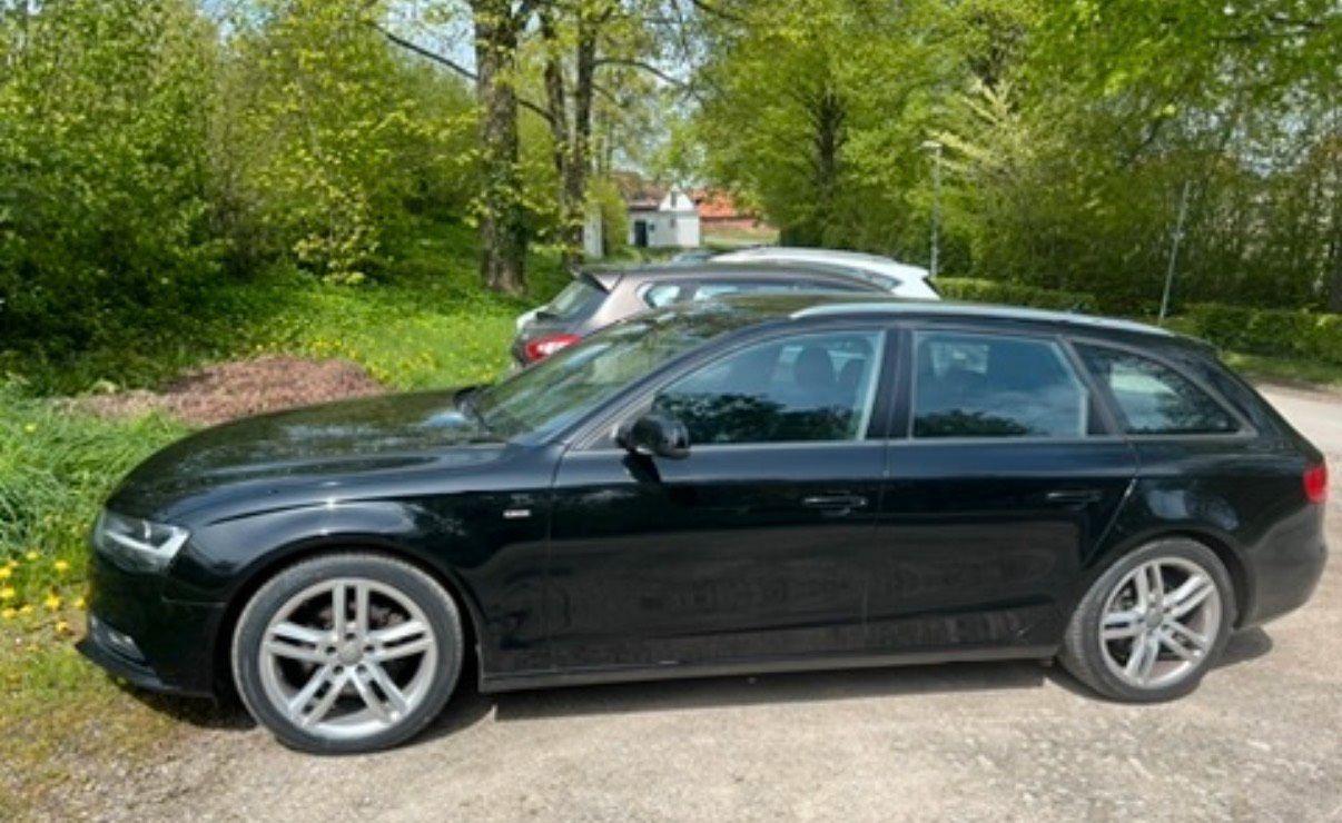 Audi A4 2013 — салон