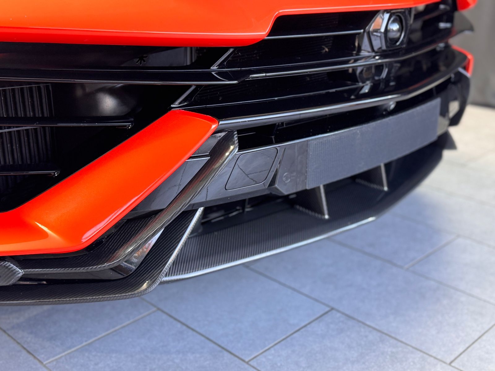 Fahrzeugabbildung Lamborghini Urus Performante|FULL-CARBON|AKRAPOVIC|MASSAGE|