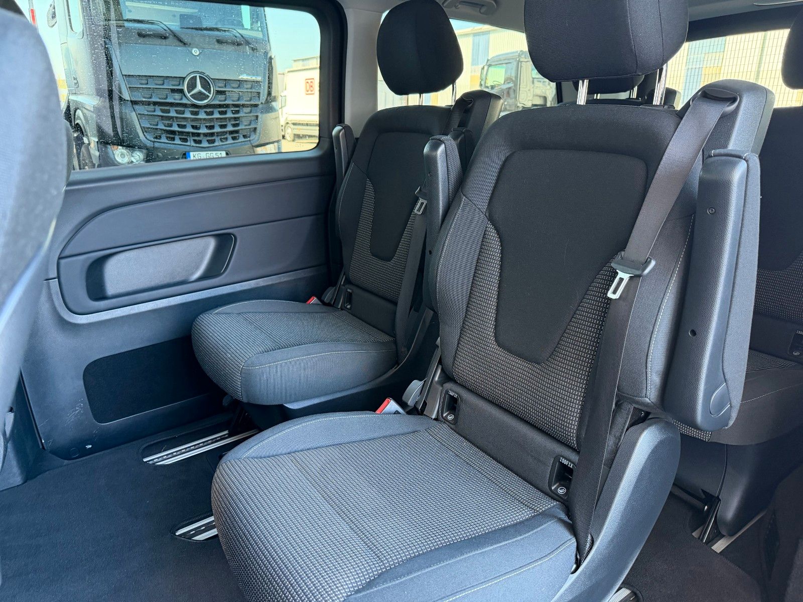 Fahrzeugabbildung Mercedes-Benz V 250 d DISTRONIC AHK2,5to Kamera