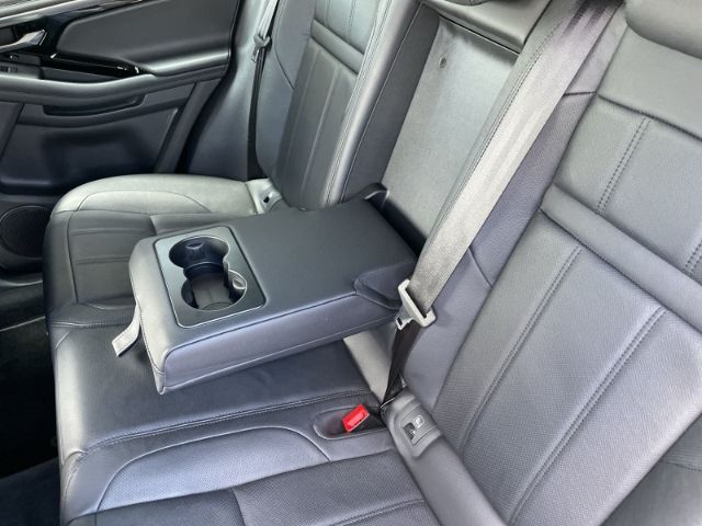 Fahrzeugabbildung Land Rover Range Rover Evoque 2.0 R-Dynamic SE D165 Mild-Hy