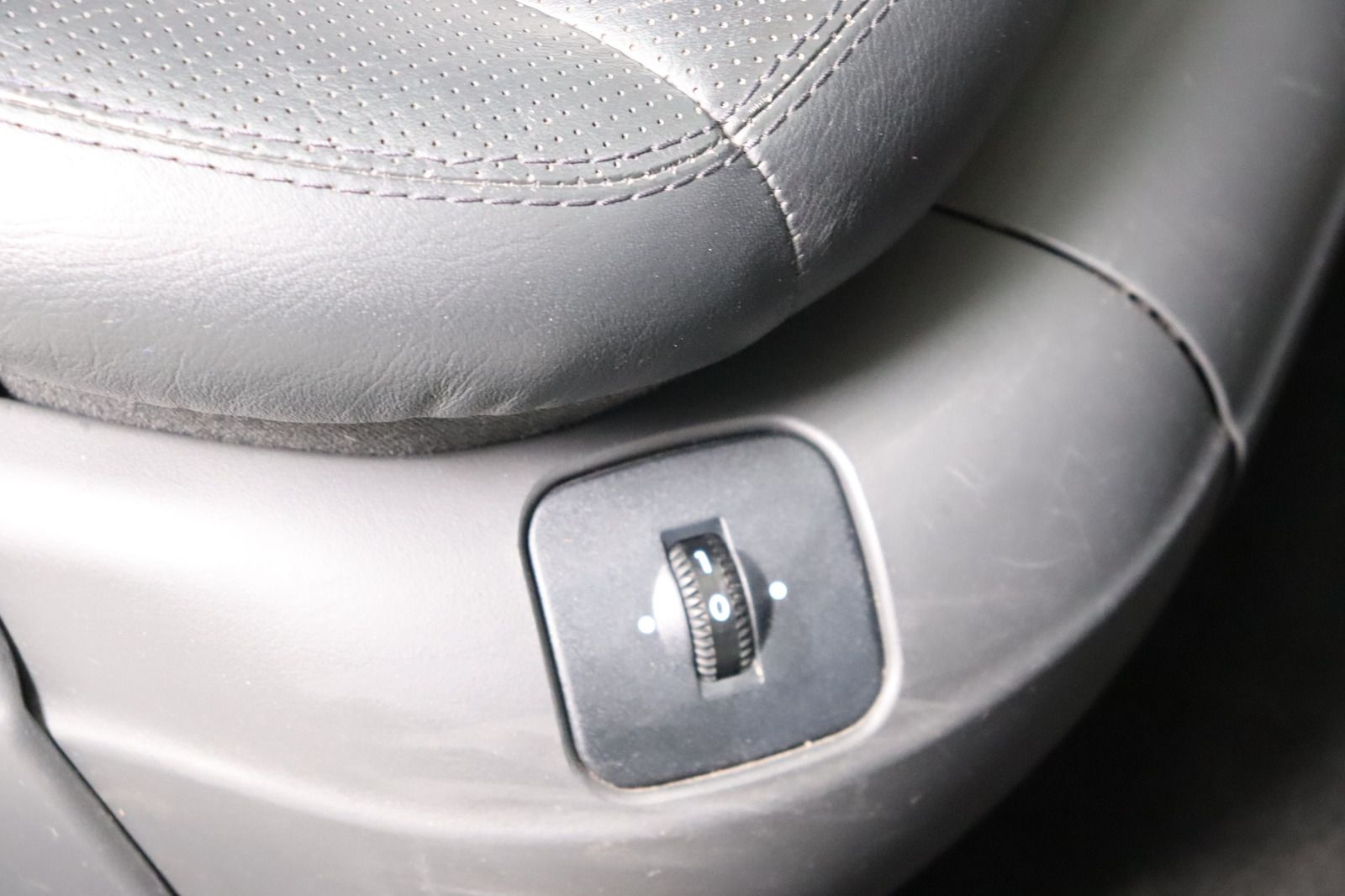 Fahrzeugabbildung Mercedes-Benz S 320 * Memory * Sitzhzg./-lüftung * PDC