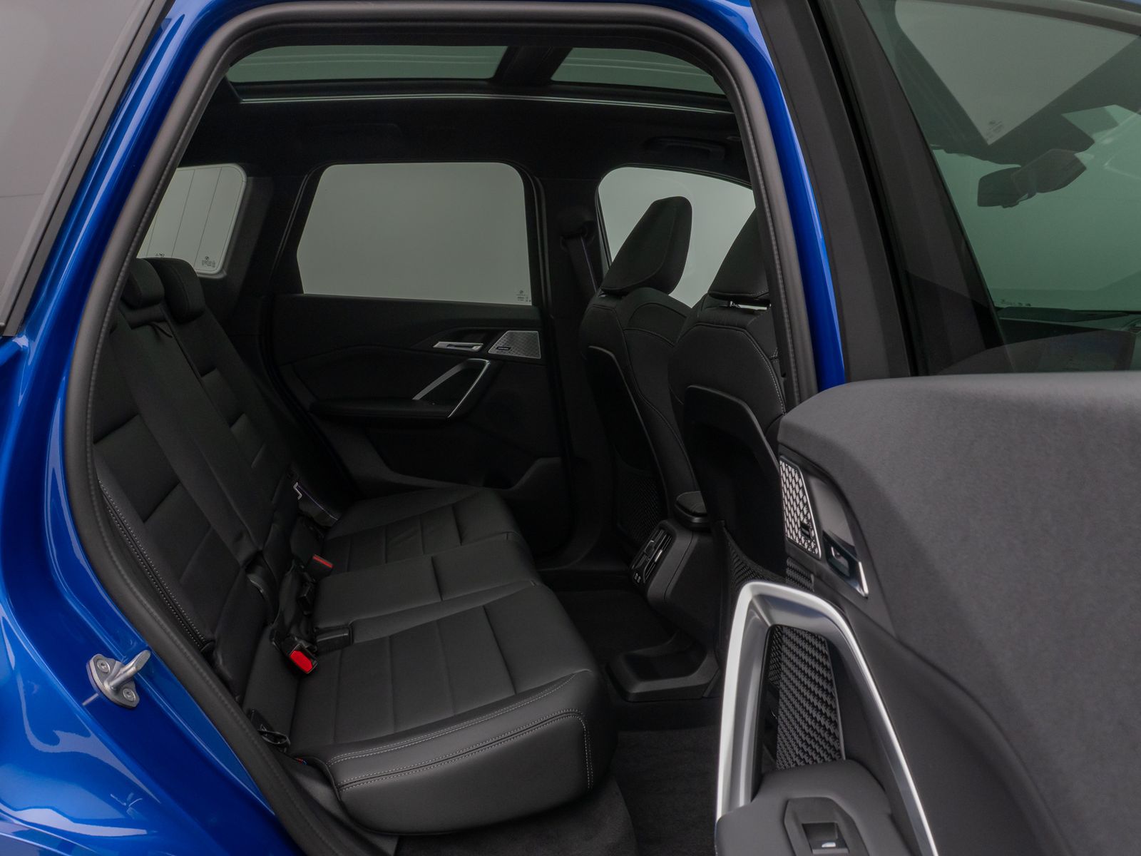 Fahrzeugabbildung BMW iX1 xD30 M Sport Pro Panorama 360°HUD DAB H/K