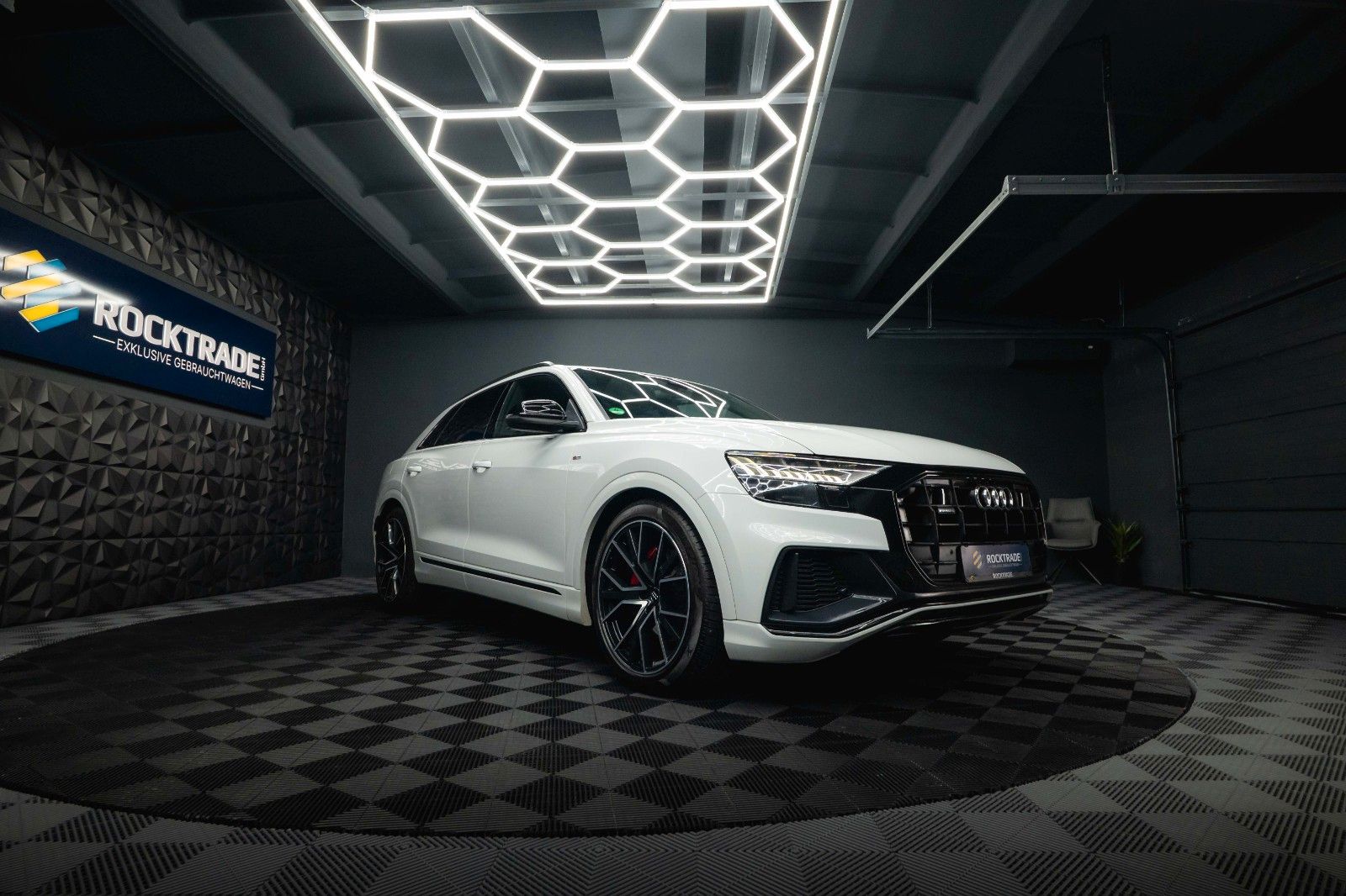 Fahrzeugabbildung Audi Q8 55 TFSI quattro S-Line Plus *ACC*Head Up*22'