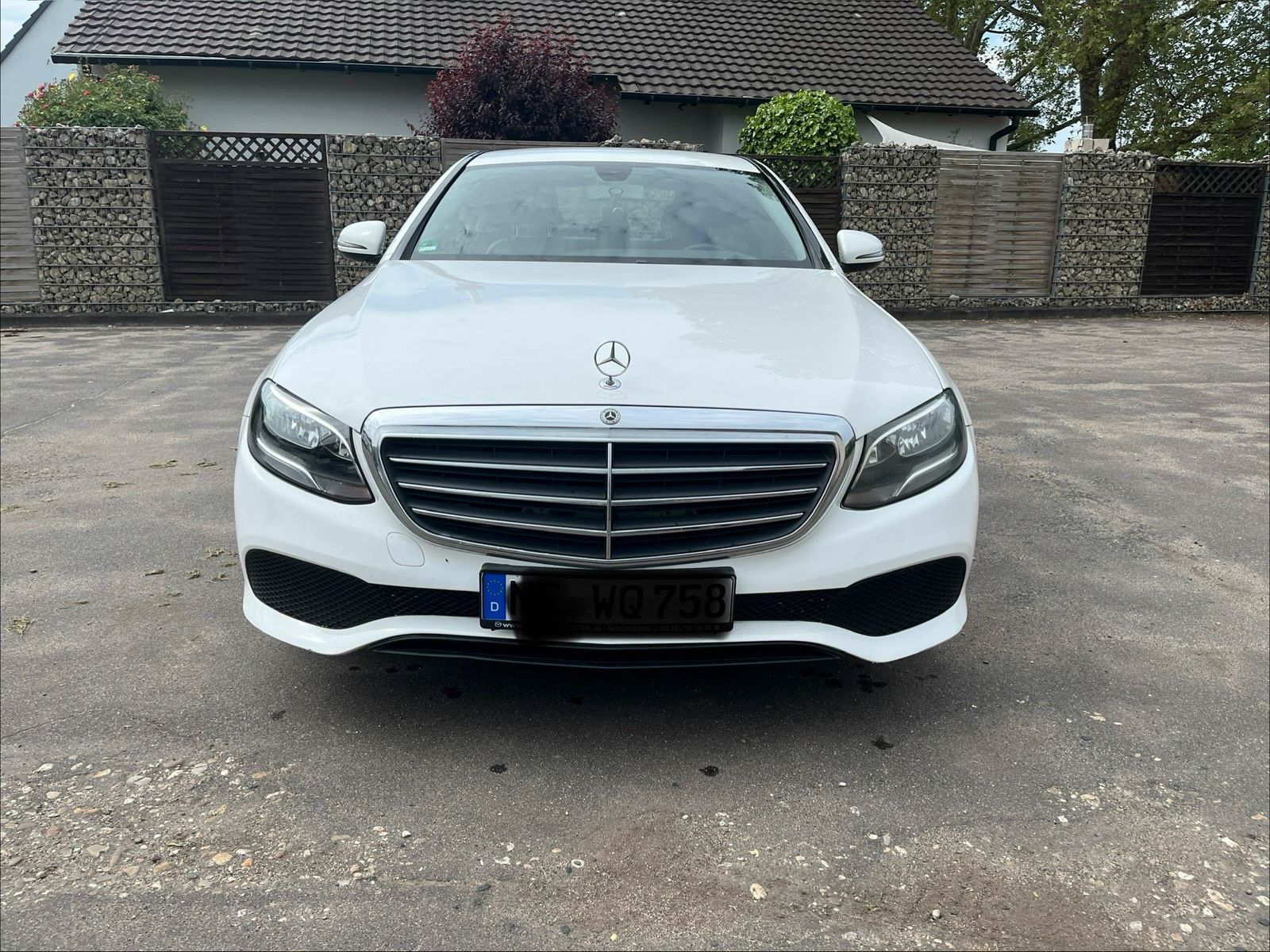 MERCEDES-BENZ E 200