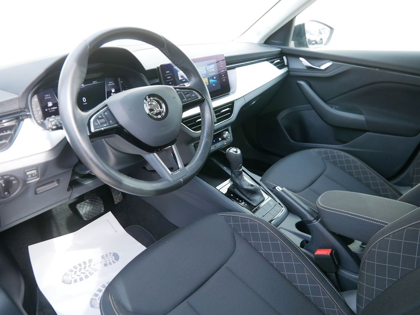 Fahrzeugabbildung SKODA Kamiq 1.0 Ambition DSG LED PDC Klimaautomatik AL