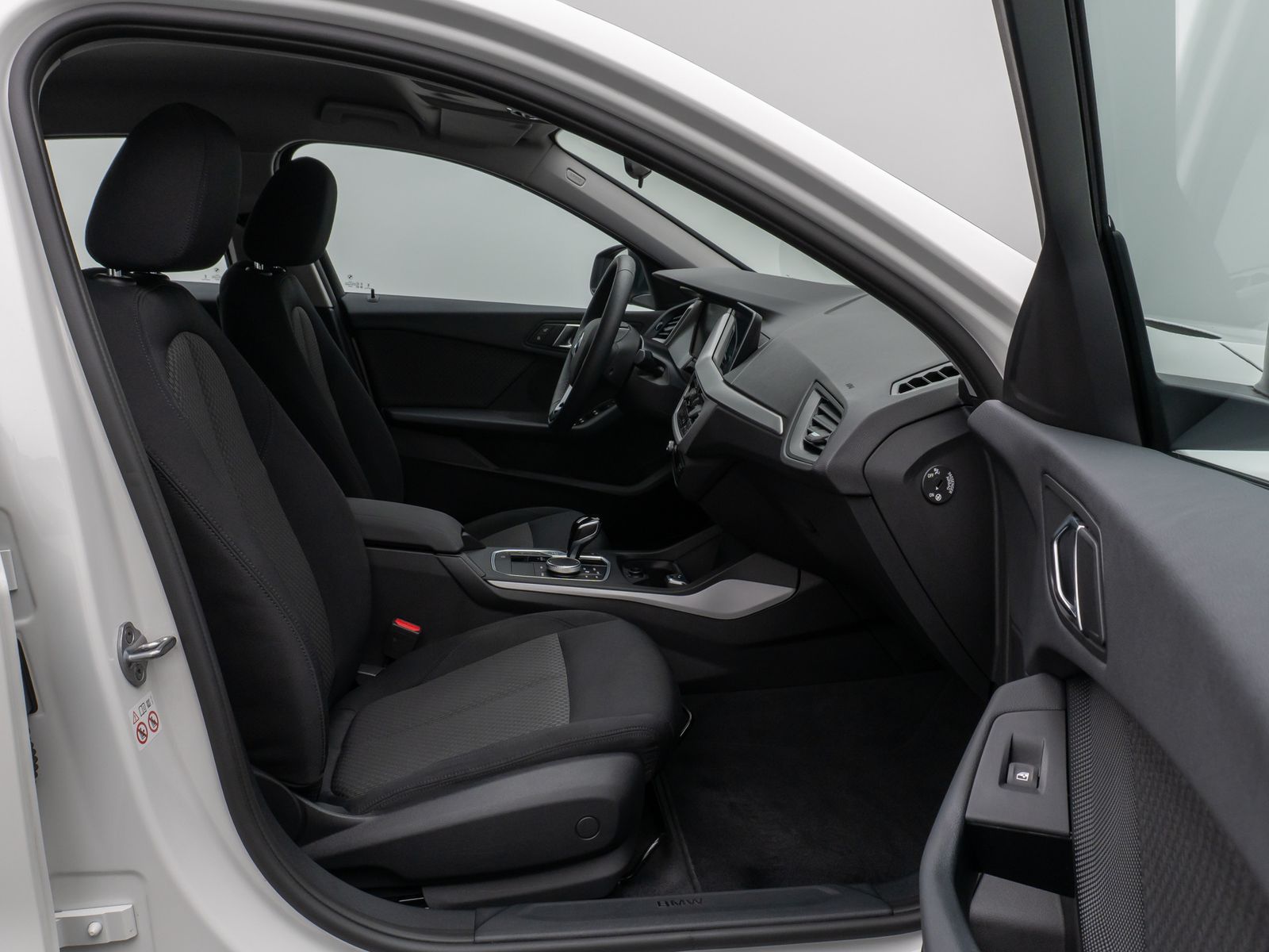 Fahrzeugabbildung BMW 116i Aut PDC DAB CockpitPro Limit NotbremsAssist
