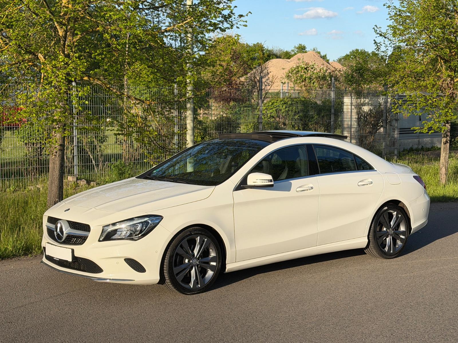 Mercedes-Benz CLA 180 URBAN/LED/LEDER/NAVI/PANO/PDC/R-KAMERA/